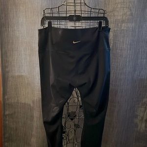 YOGA Nike Dri Fit leggings